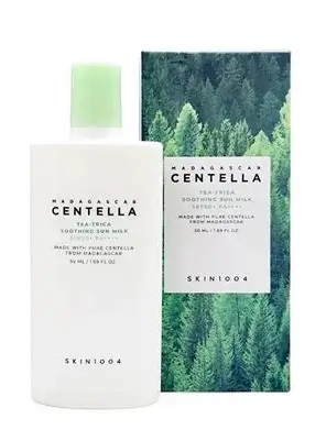 PROTETOR SOLAR FLUIDO CALMANTE COM ARVORE DO CHA DE CENTELLA TEA-TRICA - SKIN1004 MADAGASCAR CENTELLA TEA-TRICA SOOTHING SUN MILK SOF50+PA - 50ml